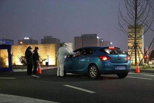 筑起校园第一道安全防线